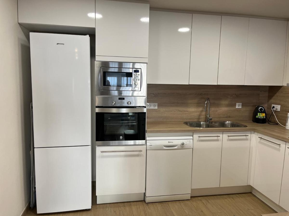 Apartamento En La Playa. Free Parking. Free Wifi L' Escala Eksteriør billede