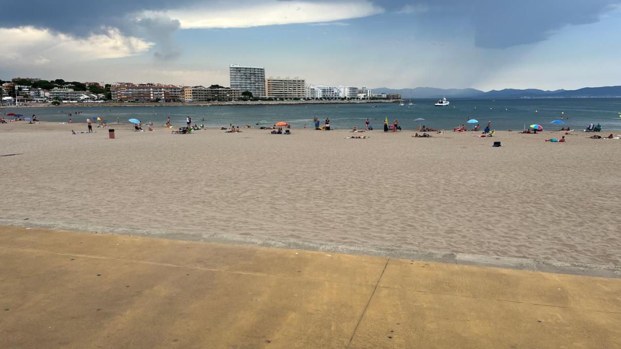 Apartamento En La Playa. Free Parking. Free Wifi L' Escala Eksteriør billede