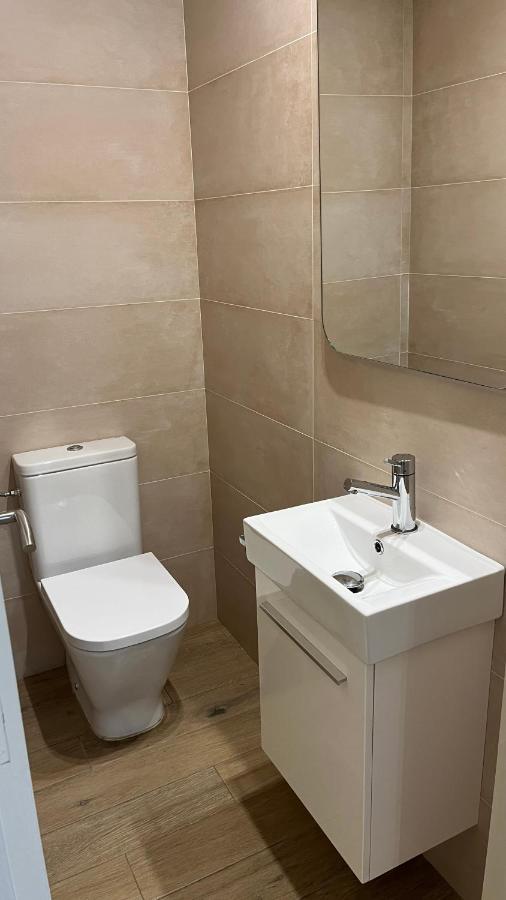 Apartamento En La Playa. Free Parking. Free Wifi L' Escala Eksteriør billede