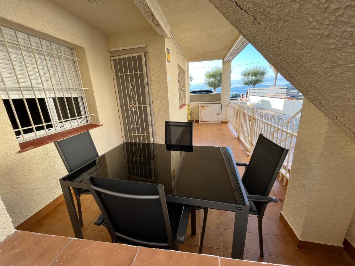 Apartamento En La Playa. Free Parking. Free Wifi L' Escala Eksteriør billede